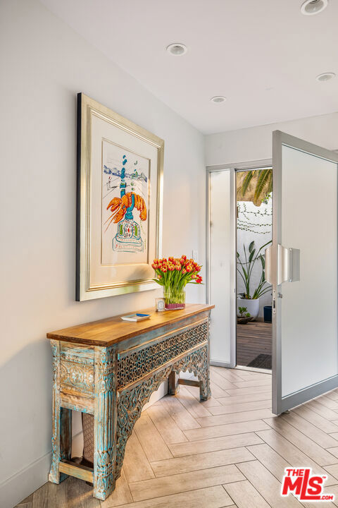 2137 Sunset Plaza Drive, Los Angeles CA: https://media.crmls.org/mediaz/06a5a7b4-d405-478e-886d-fece6bee8c6e.jpg