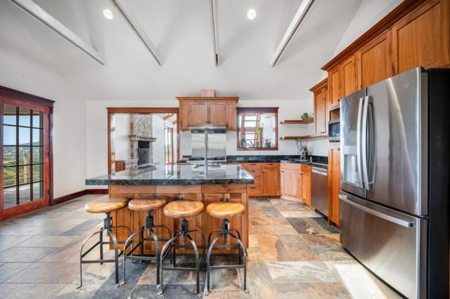 30625 Stonewall Canyon Road, Soledad CA: https://media.crmls.org/mediaz/06a5e3db-7f2e-40a6-8a92-947b3fe8509c.jpg