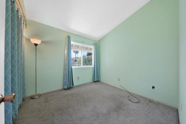 51191 Avenida Herrera, La Quinta CA: https://media.crmls.org/mediaz/06a637ee-70ec-4476-b861-ba1bde455cd1.jpg