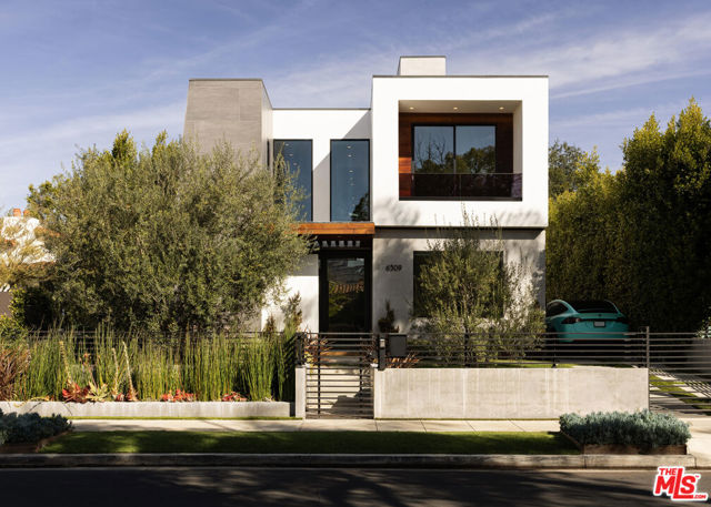 6509 Colgate Avenue, Los Angeles CA: https://media.crmls.org/mediaz/06a74e59-8905-4331-8a6d-0bf7b8dce72f.jpg