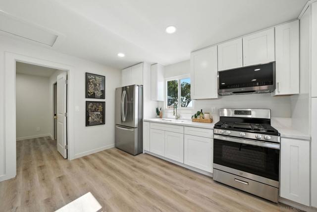 10183 Madrid Way, Spring Valley CA: https://media.crmls.org/mediaz/06a7cc9f-9546-4a3d-8c9d-255367fee6a9.jpg