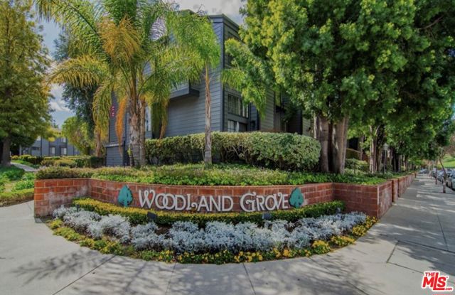 5731 Topanga Canyon Boulevard, Woodland Hills CA: https://media.crmls.org/mediaz/06a83a59-7511-43ec-bc4d-35dac7627ce0.jpg
