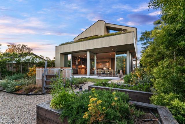 345 Oxford Way, Santa Cruz CA: https://media.crmls.org/mediaz/06a85861-7a7b-4347-99e5-152a5d2a1d69.jpg
