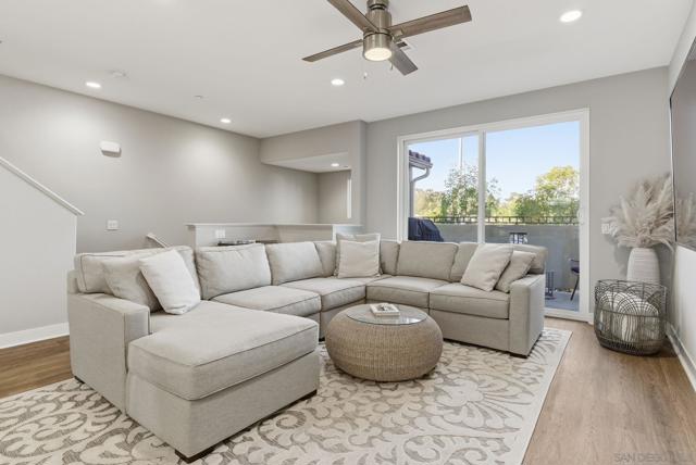 4382 Pacifica Way, Oceanside CA: https://media.crmls.org/mediaz/06a88787-e791-4102-8684-b28a5370a5c7.jpg