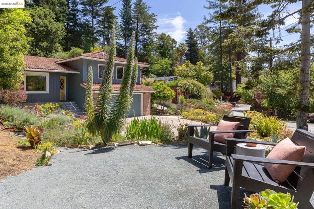 5801 Balboa Dr, Oakland CA: https://media.crmls.org/mediaz/06a905a2-1b02-4395-a3e4-a999ec84ed04.jpg