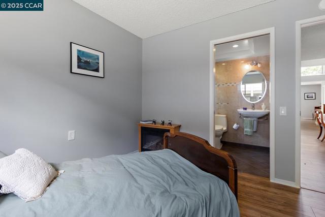 1244 Singingwood Ct., Walnut Creek CA: https://media.crmls.org/mediaz/06a90b9e-12bf-4400-848f-2233679b0975.jpg