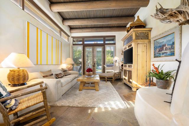 475 S Via Las Palmas, Palm Springs CA: https://media.crmls.org/mediaz/06a996ac-10b3-4450-baba-31fd56e2cc3f.jpg