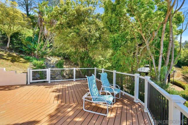 1935 Nautilus St, La Jolla CA: https://media.crmls.org/mediaz/06a9dfd6-937a-4676-a339-a559a9d69ecf.jpg