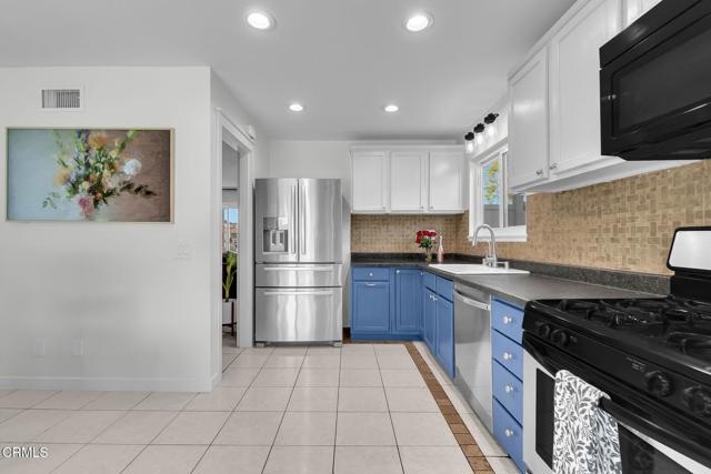 Detail Gallery Image 18 of 50 For 27800 Parkvale Dr, Santa Clarita,  CA 91350 - 4 Beds | 3 Baths