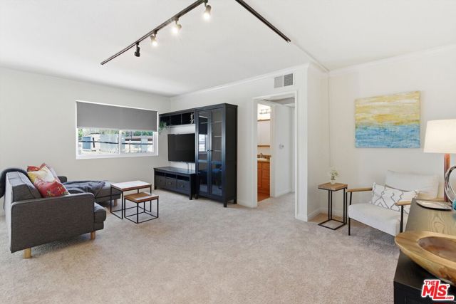 1015 East Spazier Avenue, 205