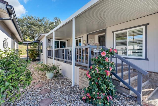 18218 Paradise Mountain Rd, Valley Center CA: https://media.crmls.org/mediaz/06ab2307-8597-49cd-a982-0f32b37234ff.jpg