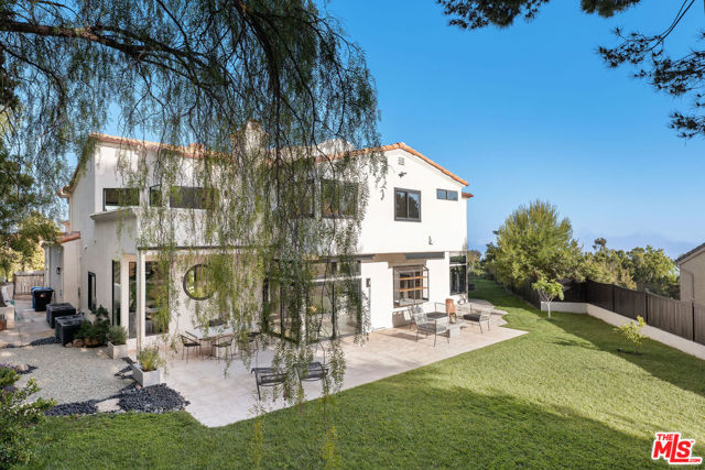 23458 W Moon Shadows Drive, Malibu CA: https://media.crmls.org/mediaz/06ab6e17-464c-43b2-bd68-2fd7e330e8e6.jpg