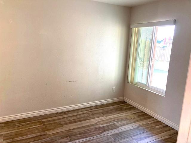 Detail Gallery Image 12 of 26 For 7561 Skyline Dr, San Diego,  CA 92114 - 3 Beds | 2 Baths