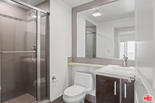 1500 Purdue, Los Angeles CA: https://media.crmls.org/mediaz/06abdf4e-a652-4656-a2e0-478840398318.jpg