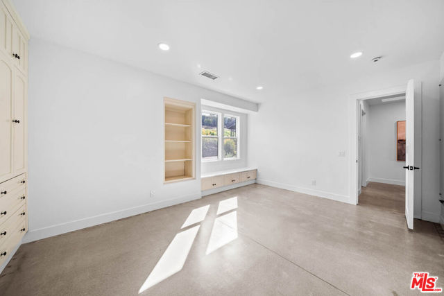 32070 Via Vera, Bonsall CA: https://media.crmls.org/mediaz/06ac8b4d-c351-4d5c-80b1-b572acfd09ee.jpg