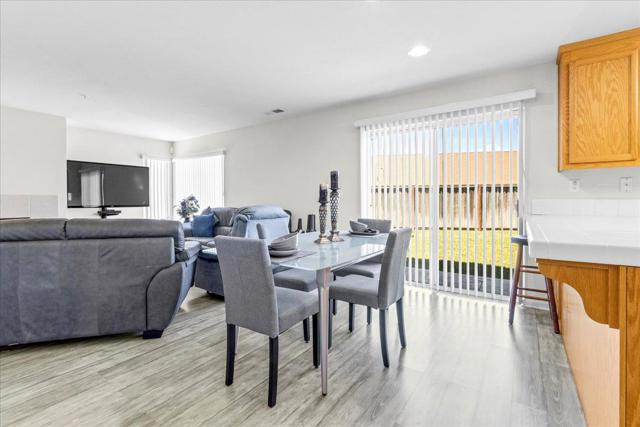 1851 Burgundy Circle, Gonzales CA: https://media.crmls.org/mediaz/06acea3d-4365-488a-8723-78a9736a9dd9.jpg