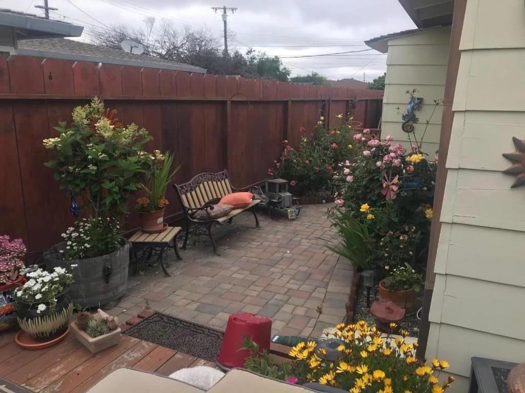 https://media.crmls.org/mediaz/06ad9901-7673-432b-90c5-d0d975eafad2.jpg?preset=X-Large
