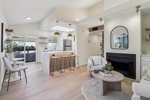 4043 Utah St, San Diego CA: https://media.crmls.org/mediaz/06adbbef-6645-40d5-8f22-4d5b8c1e6b2b.jpg