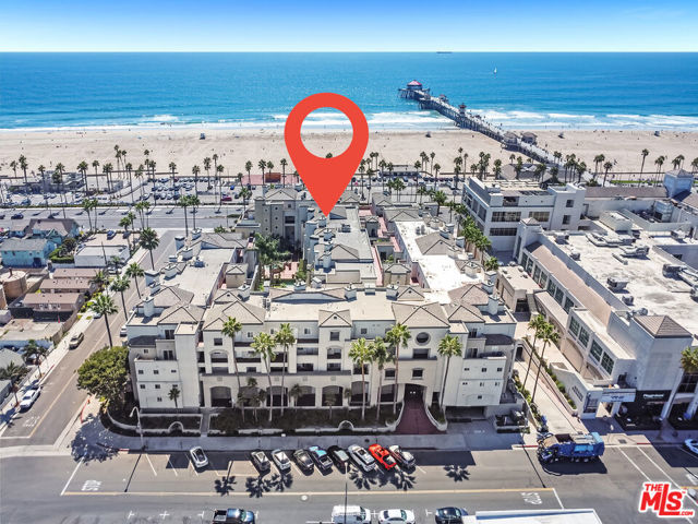 200 Pacific Coast Highway, Huntington Beach CA: https://media.crmls.org/mediaz/06adf0e4-09f2-407e-981a-0fb8b8f8b776.jpg