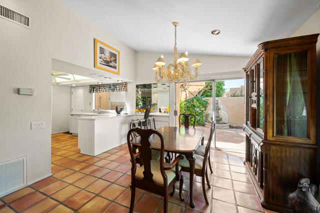 73438 Foxtail Lane, Palm Desert CA: https://media.crmls.org/mediaz/06adf92a-3b62-4e08-a833-8e413533217f.jpg