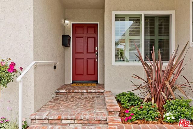 4307 Keystone Avenue, Culver City CA: https://media.crmls.org/mediaz/06ae02ba-1b01-403c-8430-603afbeccf17.jpg