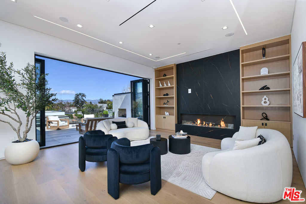 13015 Greenleaf StreetStudio City img 41