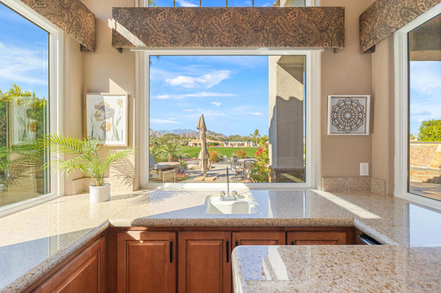 50605 Verano Drive, La Quinta CA: https://media.crmls.org/mediaz/06aef9d5-432d-4d79-a9cb-b31f3cc2732e.jpg