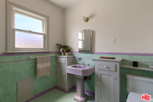 4772 Twining Street, Los Angeles CA: https://media.crmls.org/mediaz/06af26ac-86fb-47be-bb4f-3b9be64b46c4.jpg