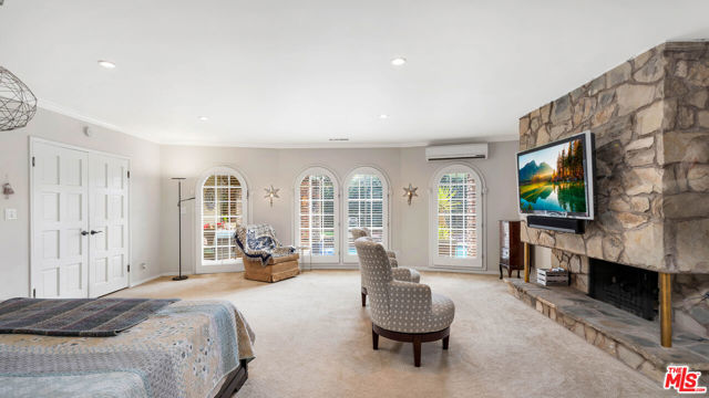 4559 Morella Avenue, Valley Village CA: https://media.crmls.org/mediaz/06af2db7-1322-4a7e-9838-f984a1302cd2.jpg