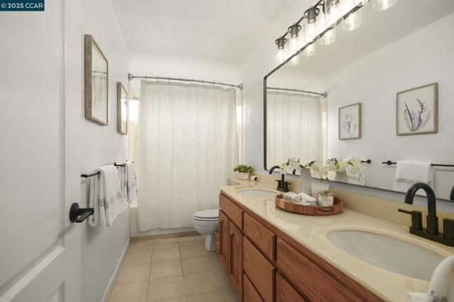737 Alison Cir, Livermore CA: https://media.crmls.org/mediaz/06afe84f-7358-48fd-8981-71b4e68bdd93.jpg