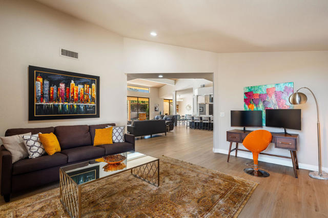 72815 Somera Road, Palm Desert CA: https://media.crmls.org/mediaz/06b021c8-d2fd-42dc-8817-62c136a57c80.jpg