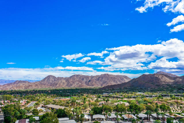 49305 Highway 74, Palm Desert CA: https://media.crmls.org/mediaz/06b058f6-510b-48a0-a6e4-c25ecc51015a.jpg