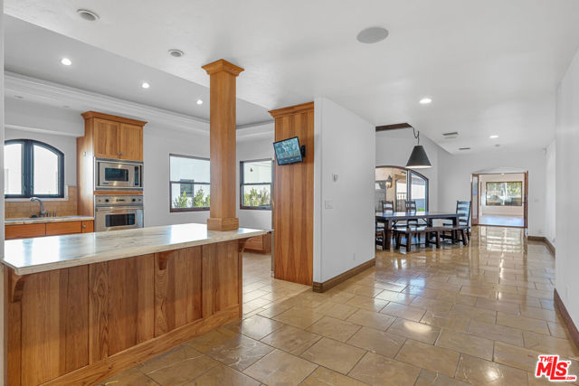 14710 Greenleaf Street, Sherman Oaks CA: https://media.crmls.org/mediaz/06b05a1a-1f52-4e80-a69b-433a955c173c.jpg