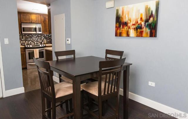 425 W Beech St, San Diego CA: https://media.crmls.org/mediaz/06b08ec6-912c-4751-bb40-858440e30067.jpg