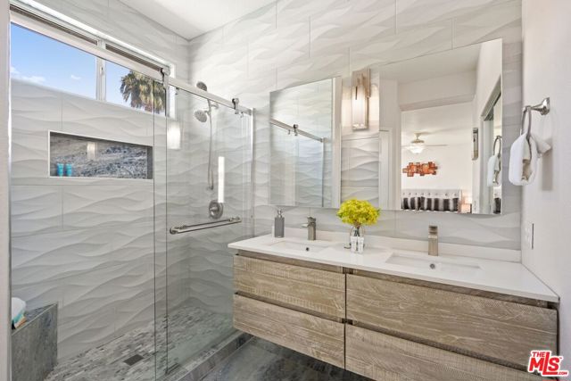 69730 Mccallum Way, Cathedral City CA: https://media.crmls.org/mediaz/06b0b62a-56a4-44f3-a04f-a0bfaa9281c8.jpg