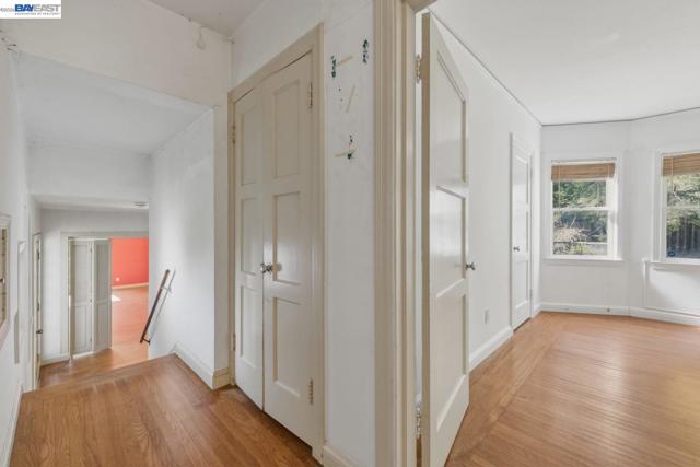 3890 Serrano St, Martinez CA: https://media.crmls.org/mediaz/06b10c67-6695-43a5-b044-93a7ae498dc8.jpg