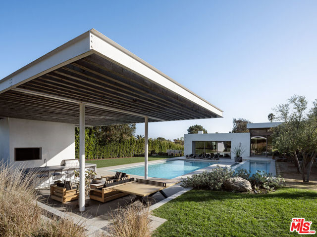 28837 Selfridge Drive, Malibu CA: https://media.crmls.org/mediaz/06b17e28-5b21-4a78-be1b-6d7f3c1c9b23.jpg