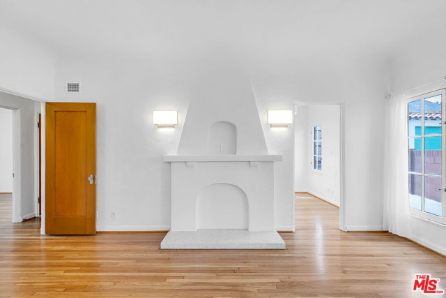 1557 S Genesee Avenue, Los Angeles CA: https://media.crmls.org/mediaz/06b19336-0eb1-4f09-aa84-9646ffb426b5.jpg