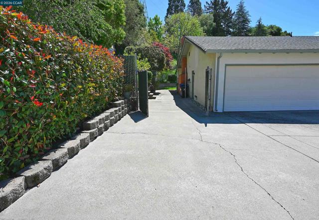 Image 27 of 60 For 2810 Wright Ave