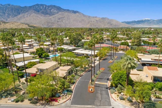 2217 Los Patos Drive, Palm Springs CA: https://media.crmls.org/mediaz/06b28d68-b2a5-4288-a340-c5612d45f898.jpg