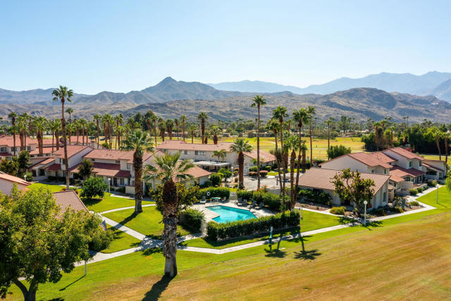 6000 Montecito Drive, Palm Springs CA: https://media.crmls.org/mediaz/06b28e25-5276-450c-b73b-61e3564e6017.jpg