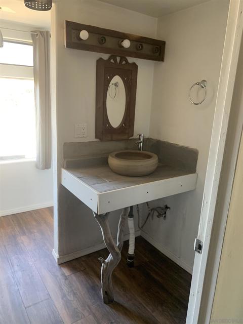 Image 21 of 51 For 25675 Potrero Park Dr