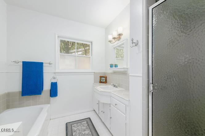 https://media.crmls.org/mediaz/06b398b1-6960-4021-b038-2b146ab7fde1.jpg?preset=X-Large