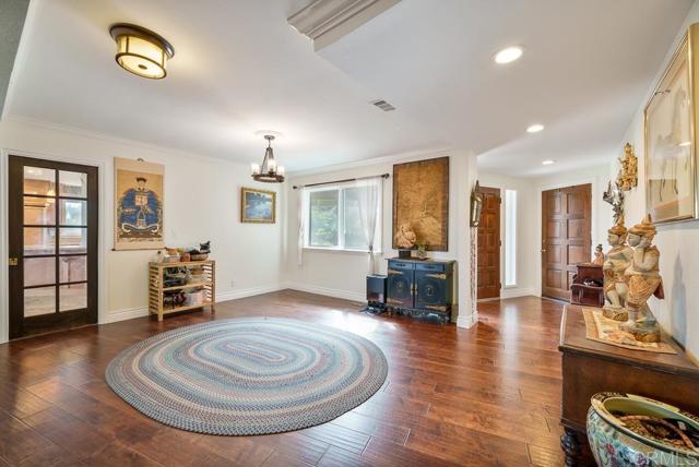 2719 Via Del Robles, Fallbrook CA: https://media.crmls.org/mediaz/06b3e1ec-f990-407b-9651-f16f63837ebd.jpg