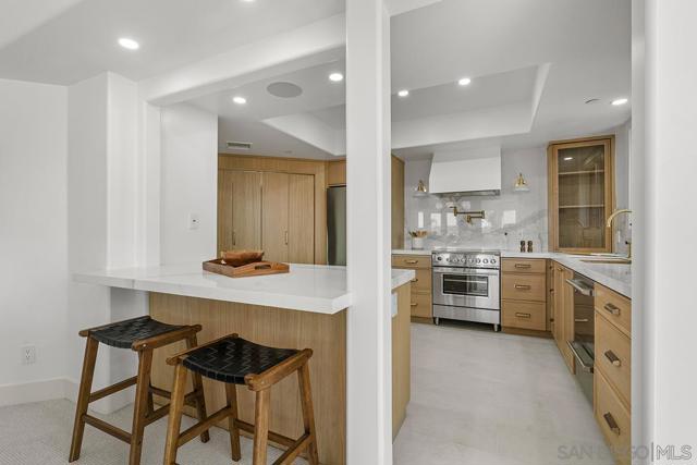 1099 1st St, Coronado CA: https://media.crmls.org/mediaz/06b47cfe-7232-422e-b0f1-cc3ab559f0bc.jpg
