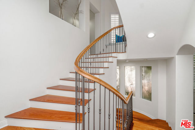 5734 Celedon, Playa Vista CA: https://media.crmls.org/mediaz/06b47fae-0e8f-4122-873a-eec306d04386.jpg