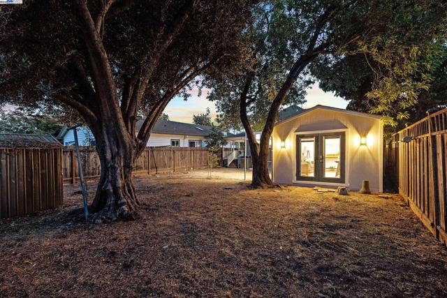 624 N 17Th St, San Jose CA: https://media.crmls.org/mediaz/06b4b49b-9b94-47c9-b4c0-7eed7cb74b93.jpg