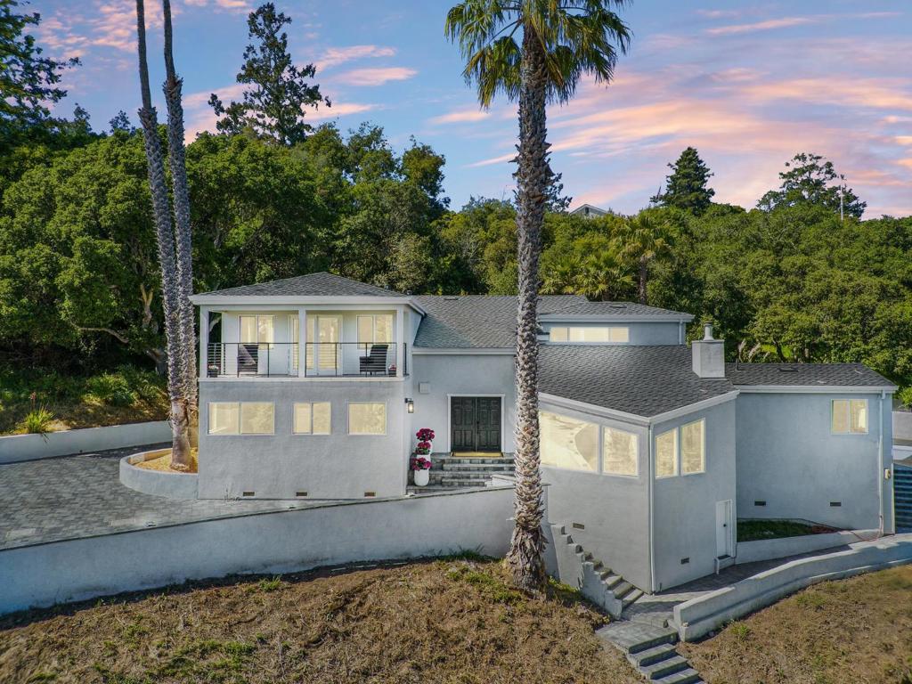 532 Moonrise Lane
