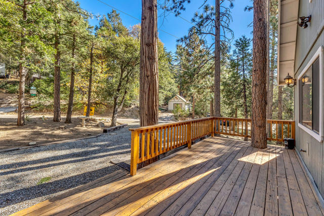 52402 Pine Ridge Road, Idyllwild CA: https://media.crmls.org/mediaz/06b559ff-05b2-4bc5-8952-c1f10cbbaf1c.jpg