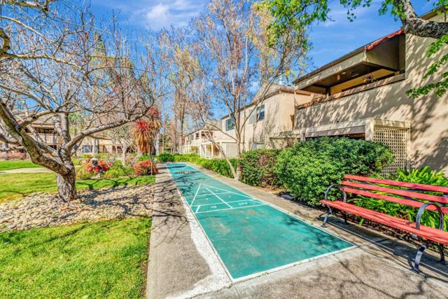 453 Alberto Way, Los Gatos CA: https://media.crmls.org/mediaz/06b56ff0-38cd-48d4-89d3-8d9c805de7ea.jpg